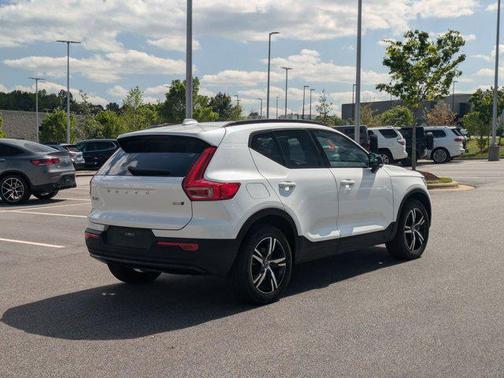 2024 Volvo XC40 B5 Core Bright Theme