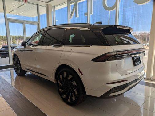 2025 Lincoln Nautilus Black Label