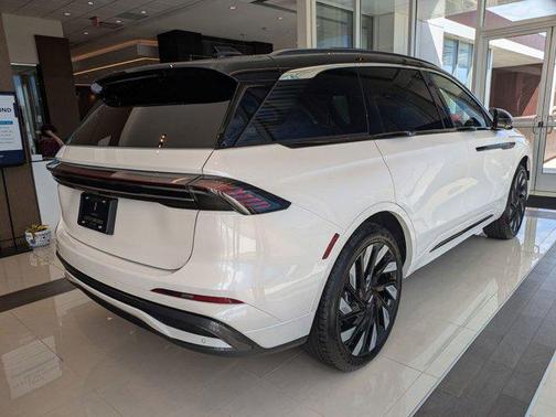 2025 Lincoln Nautilus Black Label
