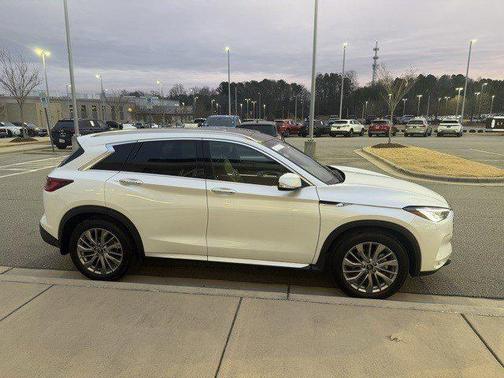 2023 INFINITI QX50 LUXE AWD