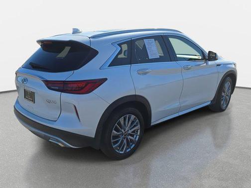 2023 INFINITI QX50 LUXE AWD