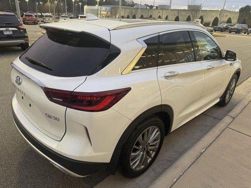 2023 INFINITI QX50 LUXE AWD