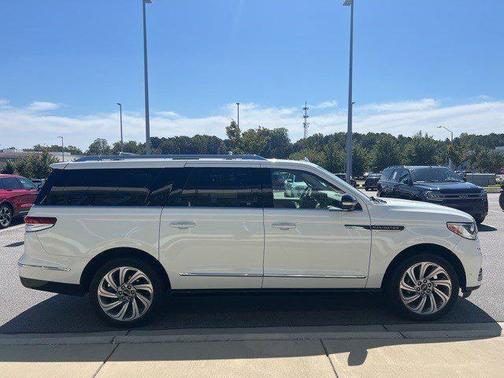 2023 Lincoln Navigator Reserve