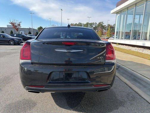 2016 Chrysler 300 S