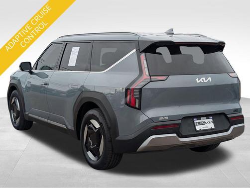 Iceberg Green 2024 Kia EV9 Wind