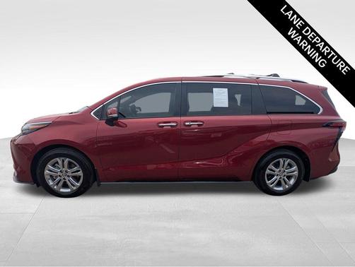 2024 Toyota Sienna Platinum 7 Passenger
