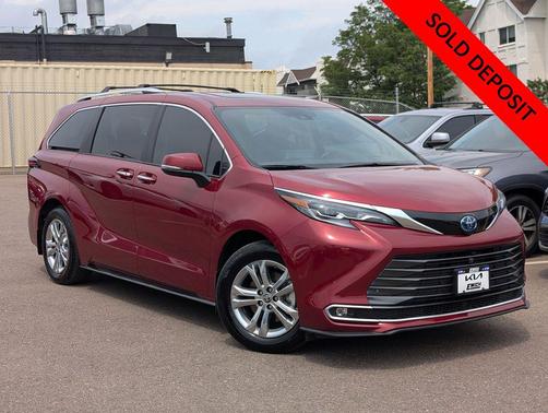 2024 Toyota Sienna Platinum 7 Passenger