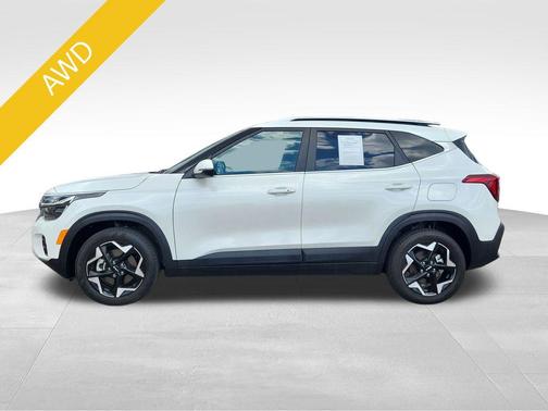 Snow White Pearl 2024 Kia Seltos EX
