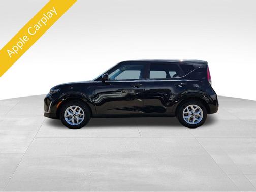 Fusion Black 2025 Kia Soul LX