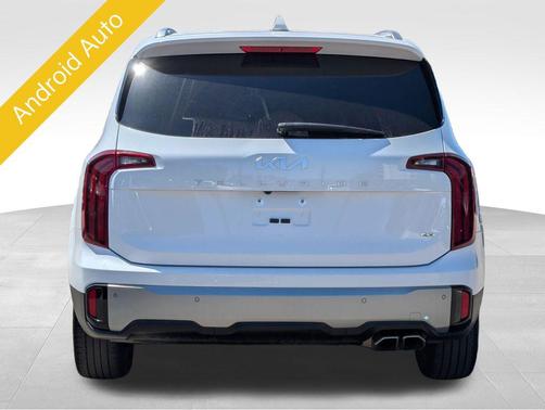 Glacial White Pearl 2024 Kia Telluride S