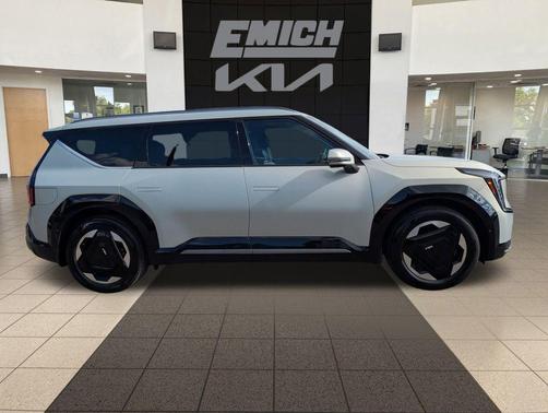 2024 Kia EV9 Land