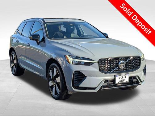 2024 Volvo XC60 Recharge Plug-In Hybrid T8 Plus Dark Theme