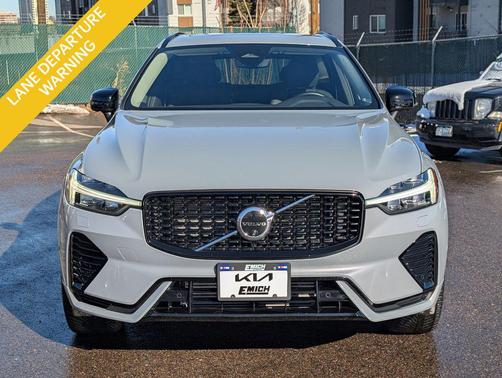 2024 Volvo XC60 Recharge Plug-In Hybrid T8 Plus Dark Theme