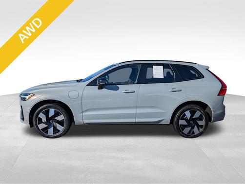 2024 Volvo XC60 Recharge Plug-In Hybrid T8 Plus Dark Theme