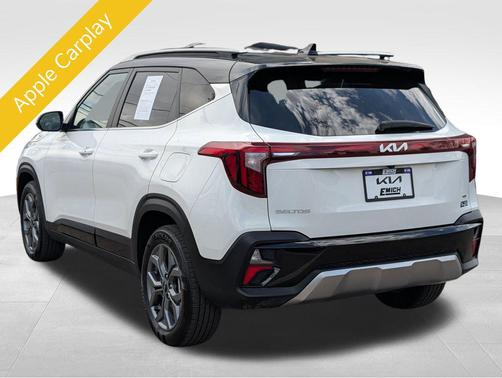 Clear White/Black Roof 2024 Kia Seltos S
