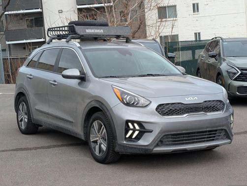 2022 Kia Niro LXS