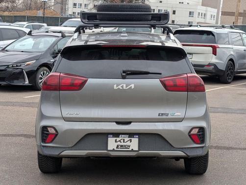 2022 Kia Niro LXS