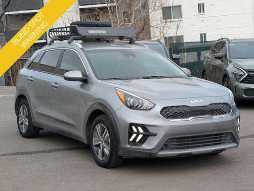 2022 Kia Niro LXS