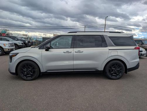 2025 Kia Carnival SX