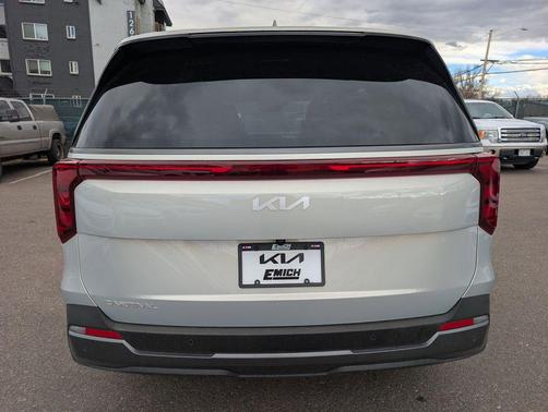 2025 Kia Carnival SX