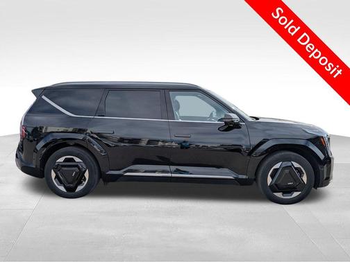 Aurora Black Pearl 2024 Kia EV9 Land