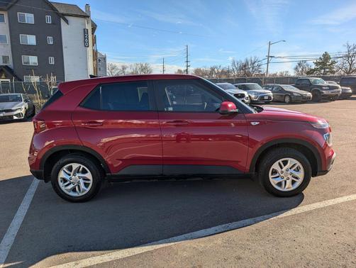 2021 Hyundai VENUE SE