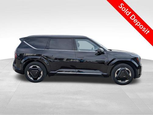 Aurora Black Pearl 2024 Kia EV9 Land