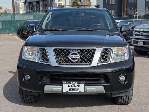 2012 Nissan Pathfinder LE