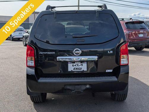 2012 Nissan Pathfinder LE