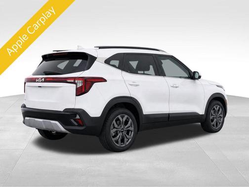 Snow White Pearl 2024 Kia Seltos S