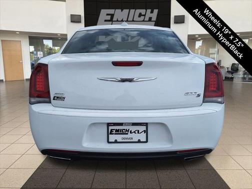 2018 Chrysler 300 S