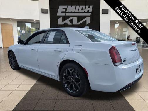2018 Chrysler 300 S
