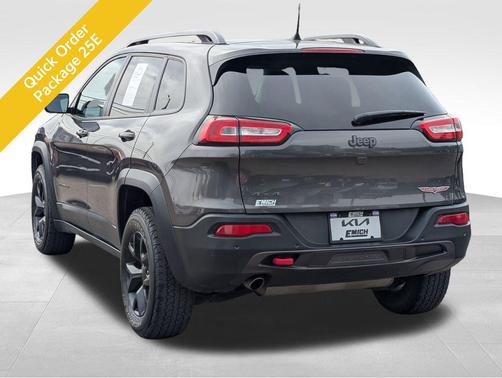 Granite Crystal Metallic Clearcoat 2018 Jeep Cherokee Trailhawk