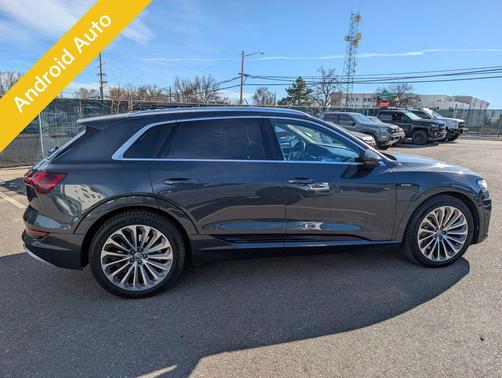 2019 Audi e-tron Premium Plus