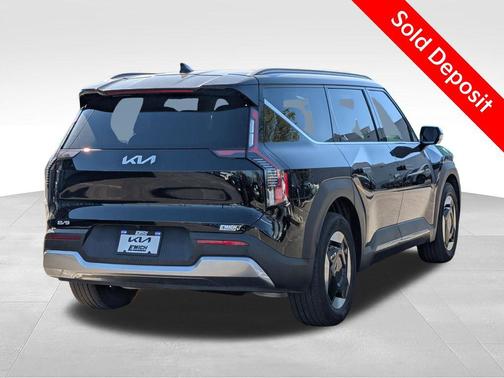 Aurora Black 2024 Kia EV9 Wind