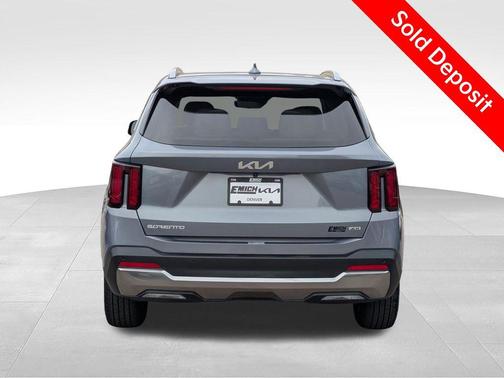 Everlasting Silver 2025 Kia Sorento S