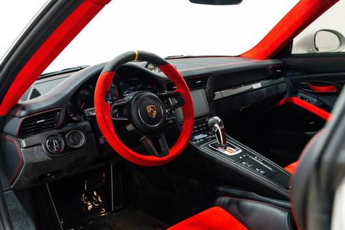 2018 Porsche 911 GT2 RS