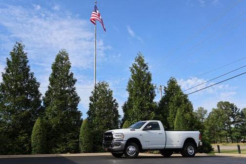 2019 RAM 3500 Big Horn Regular Cab 4x4 8' Box