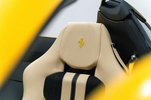 Giallo Modena 2022 Ferrari 812 GTS