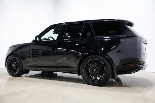 2025 Land Rover Range Rover P530 SE