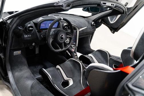 2022 McLaren 765LT Spider