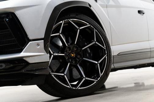 2024 Lamborghini Urus Performante