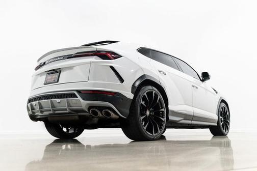 2020 Lamborghini Urus 