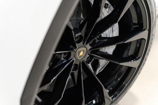 2020 Lamborghini Urus 