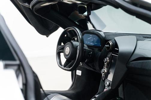 2018 McLaren 720S Base