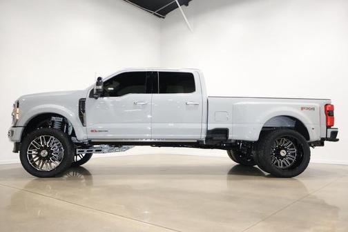 Avalanche Gray 2025 Ford F-450 Platinum