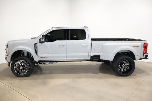 2025 Ford F-450 Platinum