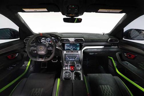 2024 Lamborghini Urus Performante