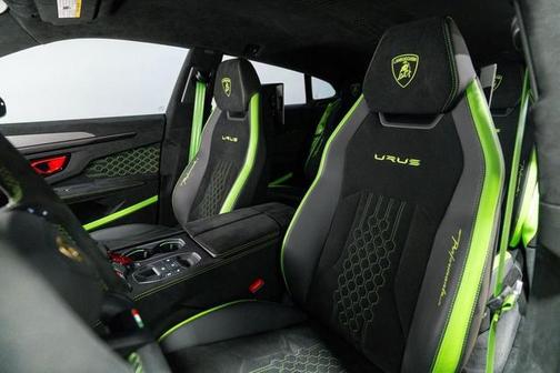 2024 Lamborghini Urus Performante