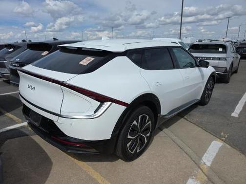 Snow White Pearl 2023 Kia EV6 Wind